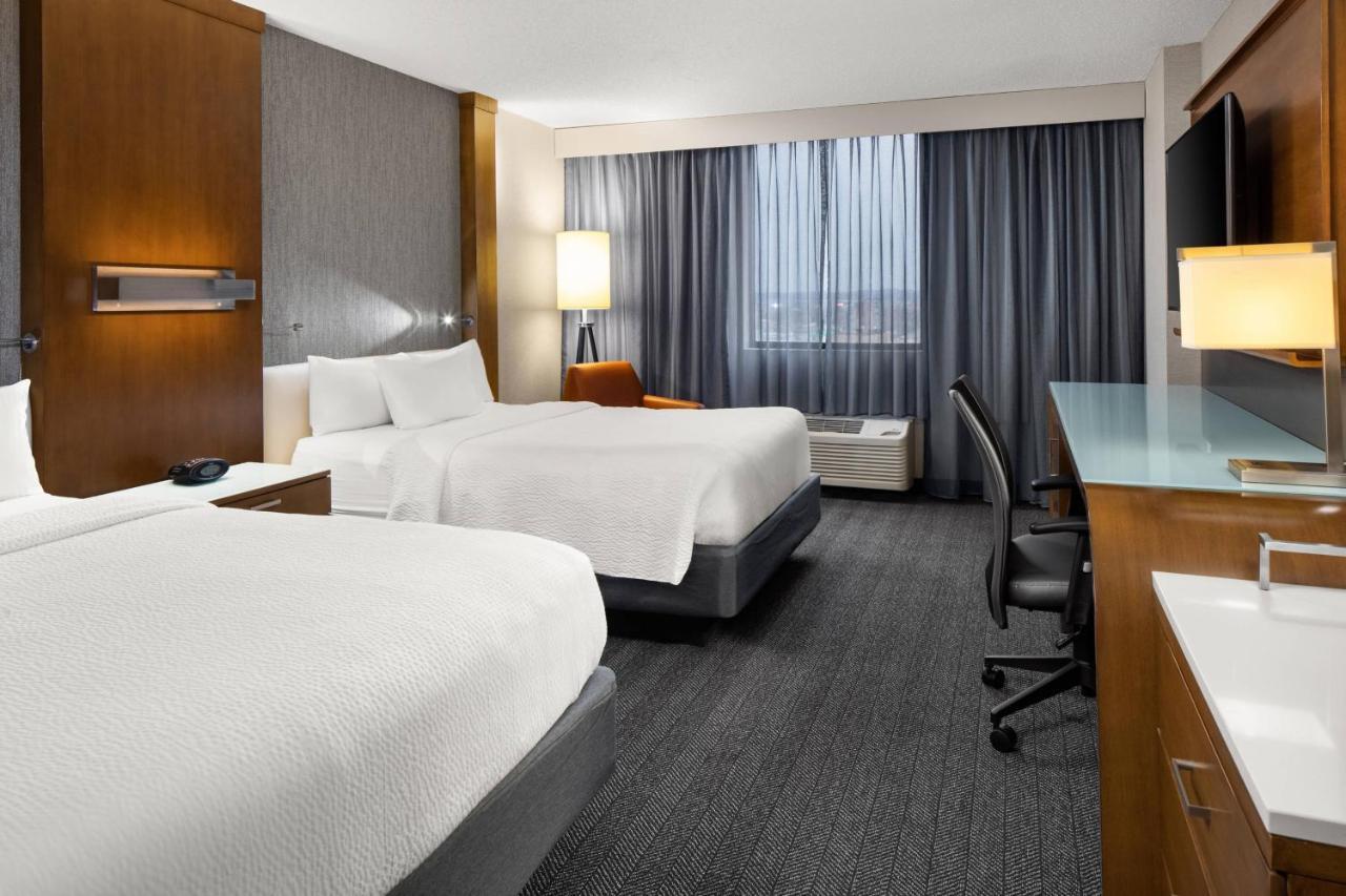 Courtyard By Marriott Minneapolis Downtown Экстерьер фото