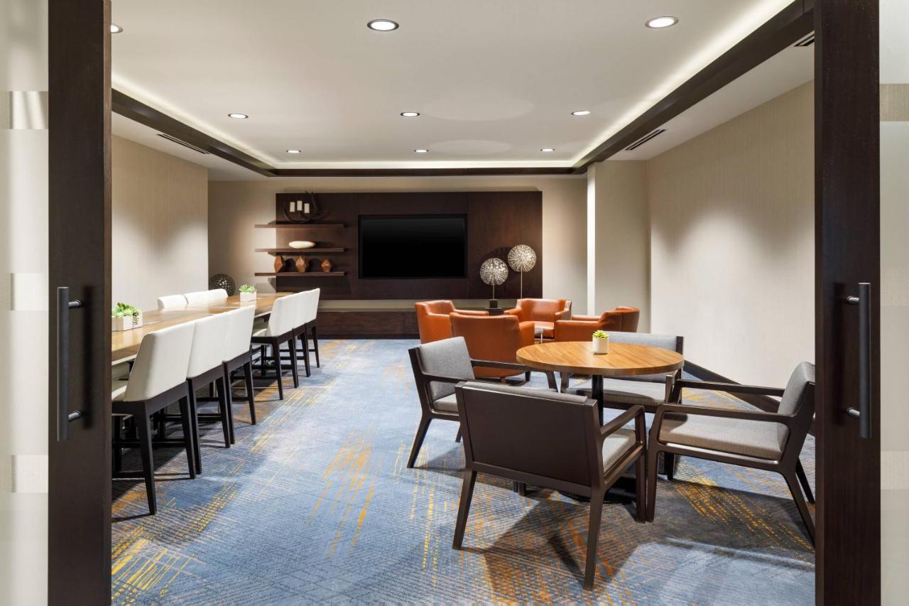 Courtyard By Marriott Minneapolis Downtown Экстерьер фото