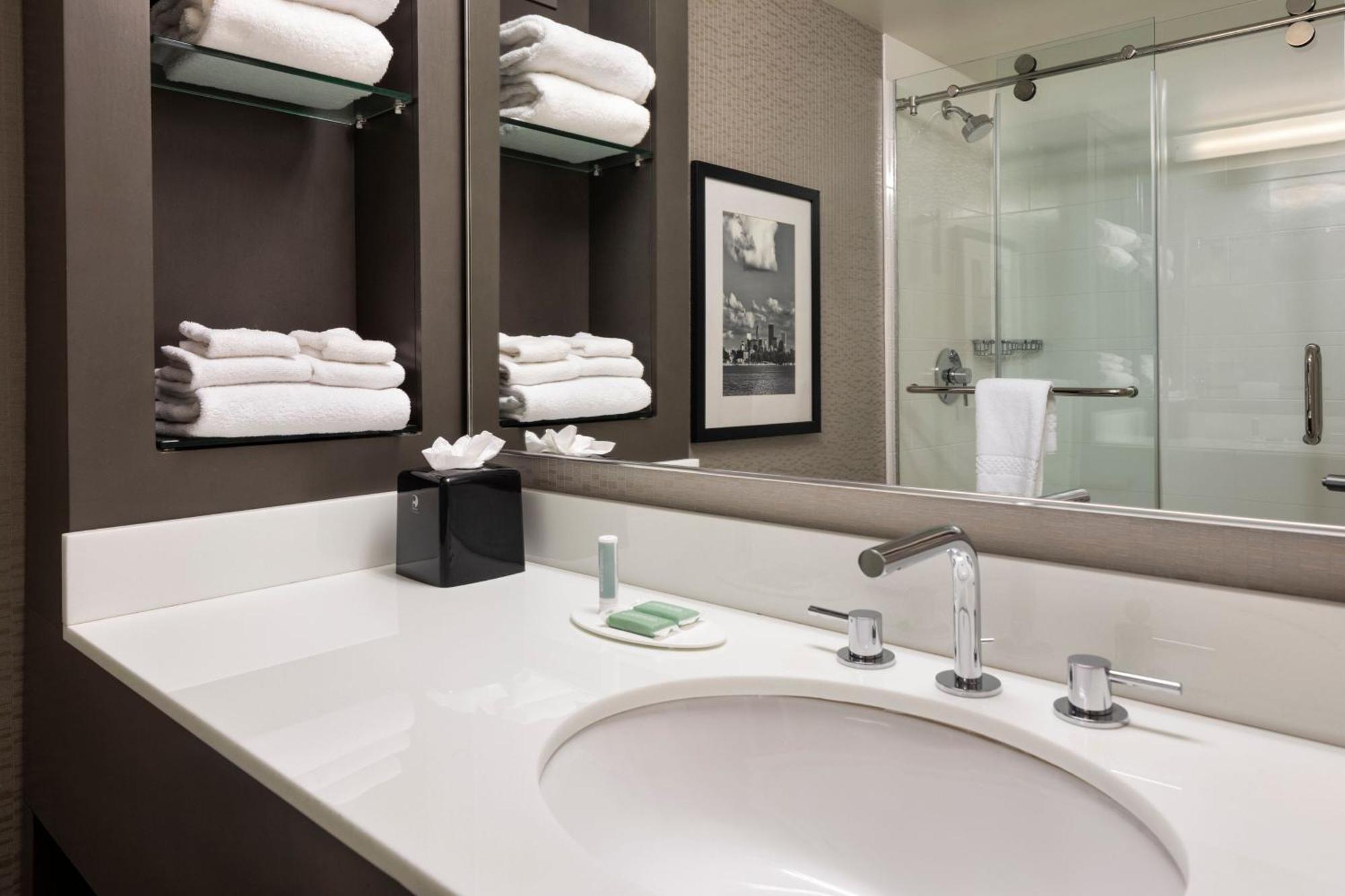 Courtyard By Marriott Minneapolis Downtown Экстерьер фото