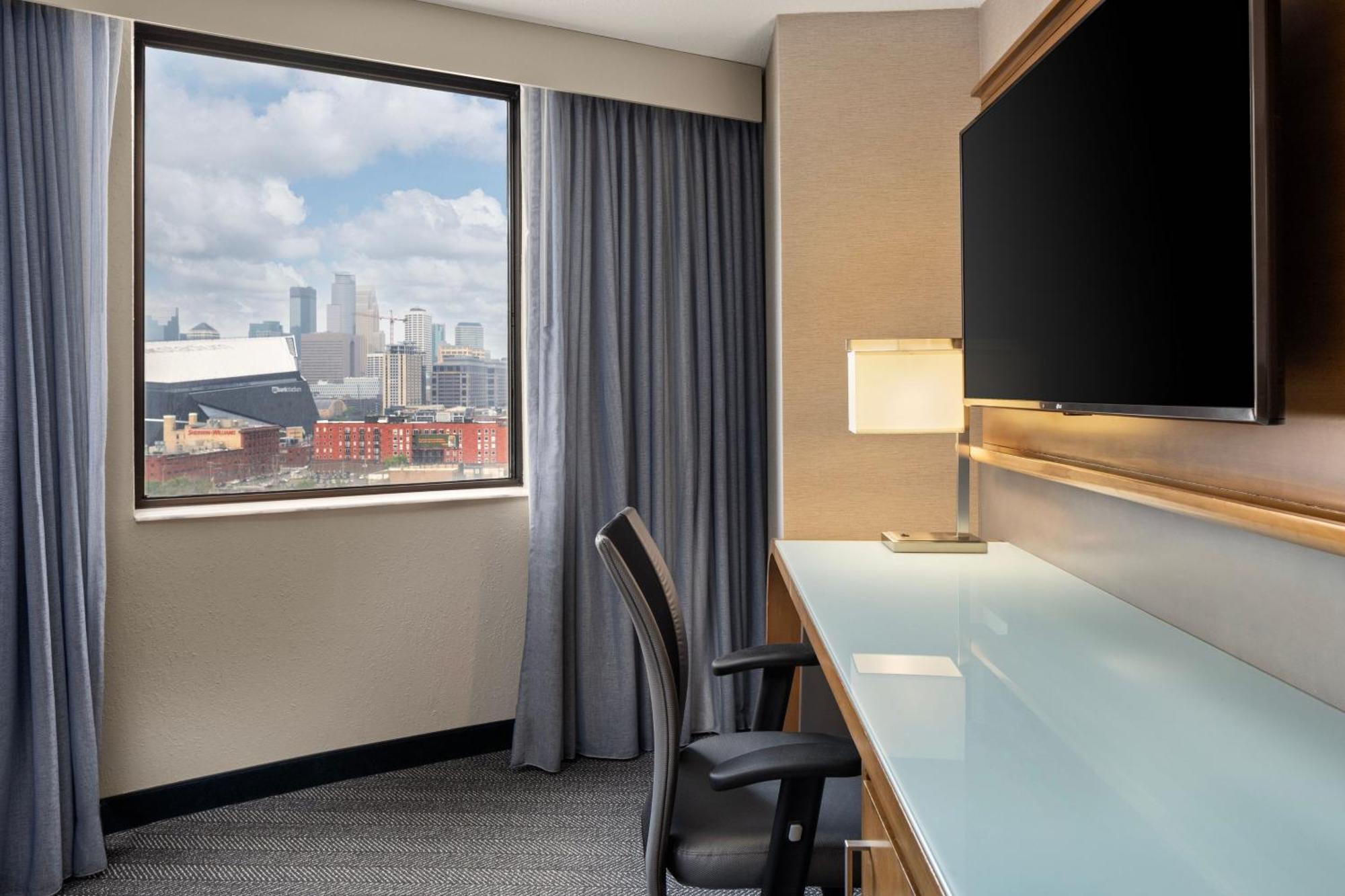 Courtyard By Marriott Minneapolis Downtown Экстерьер фото