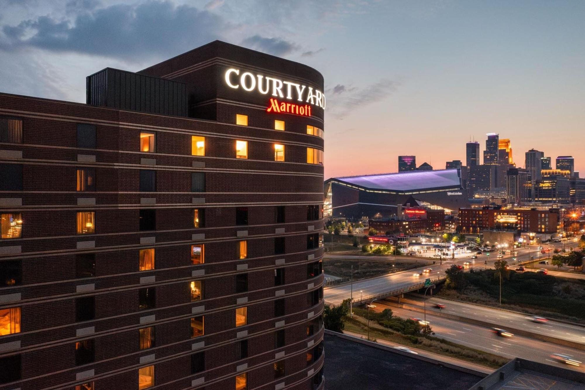 Courtyard By Marriott Minneapolis Downtown Экстерьер фото