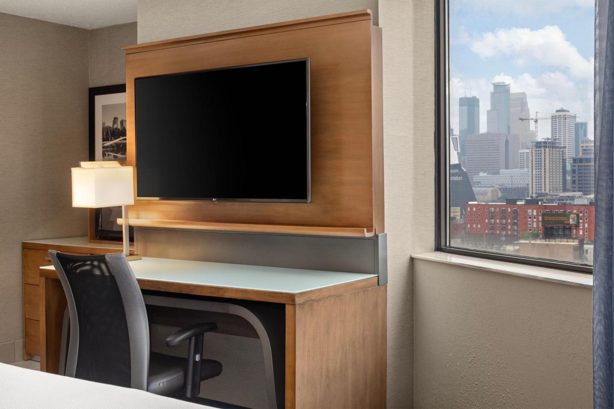 Courtyard By Marriott Minneapolis Downtown Экстерьер фото
