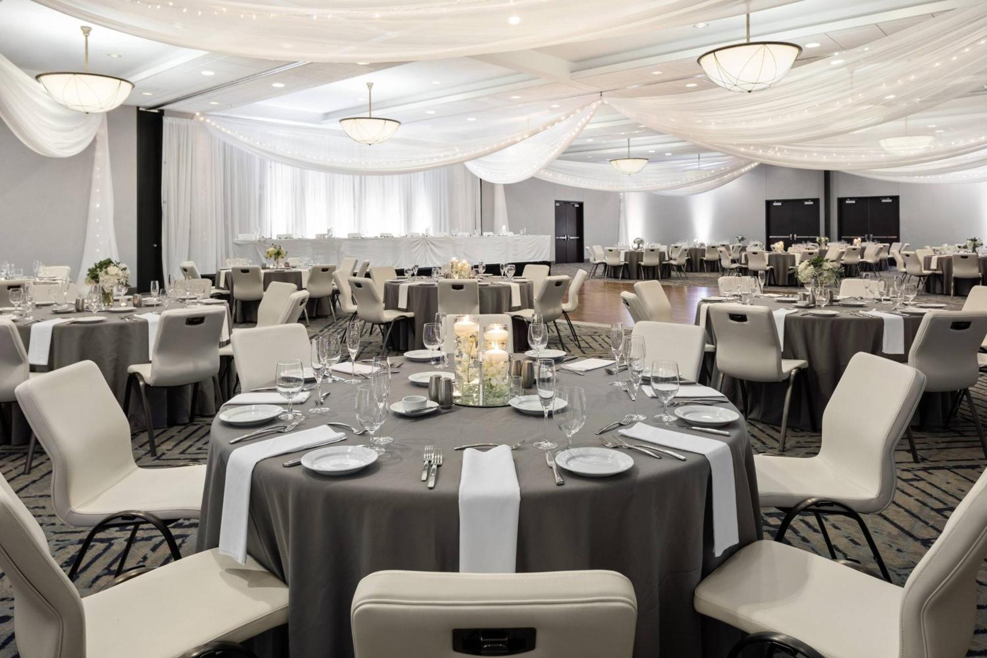 Courtyard By Marriott Minneapolis Downtown Экстерьер фото