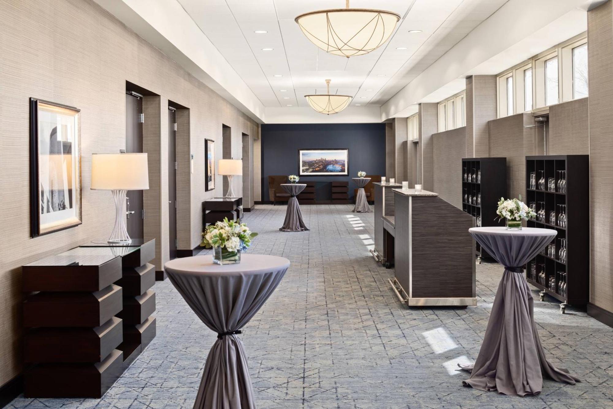 Courtyard By Marriott Minneapolis Downtown Экстерьер фото