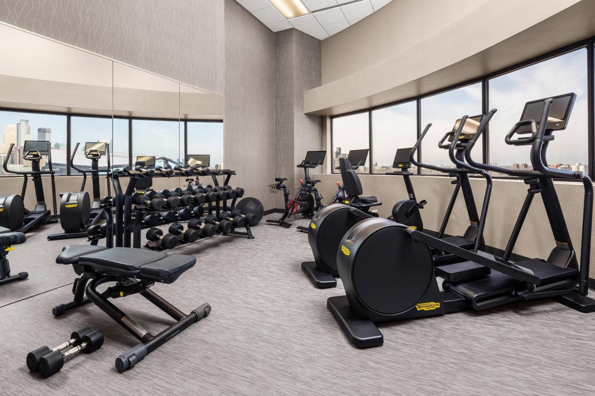 Courtyard By Marriott Minneapolis Downtown Экстерьер фото