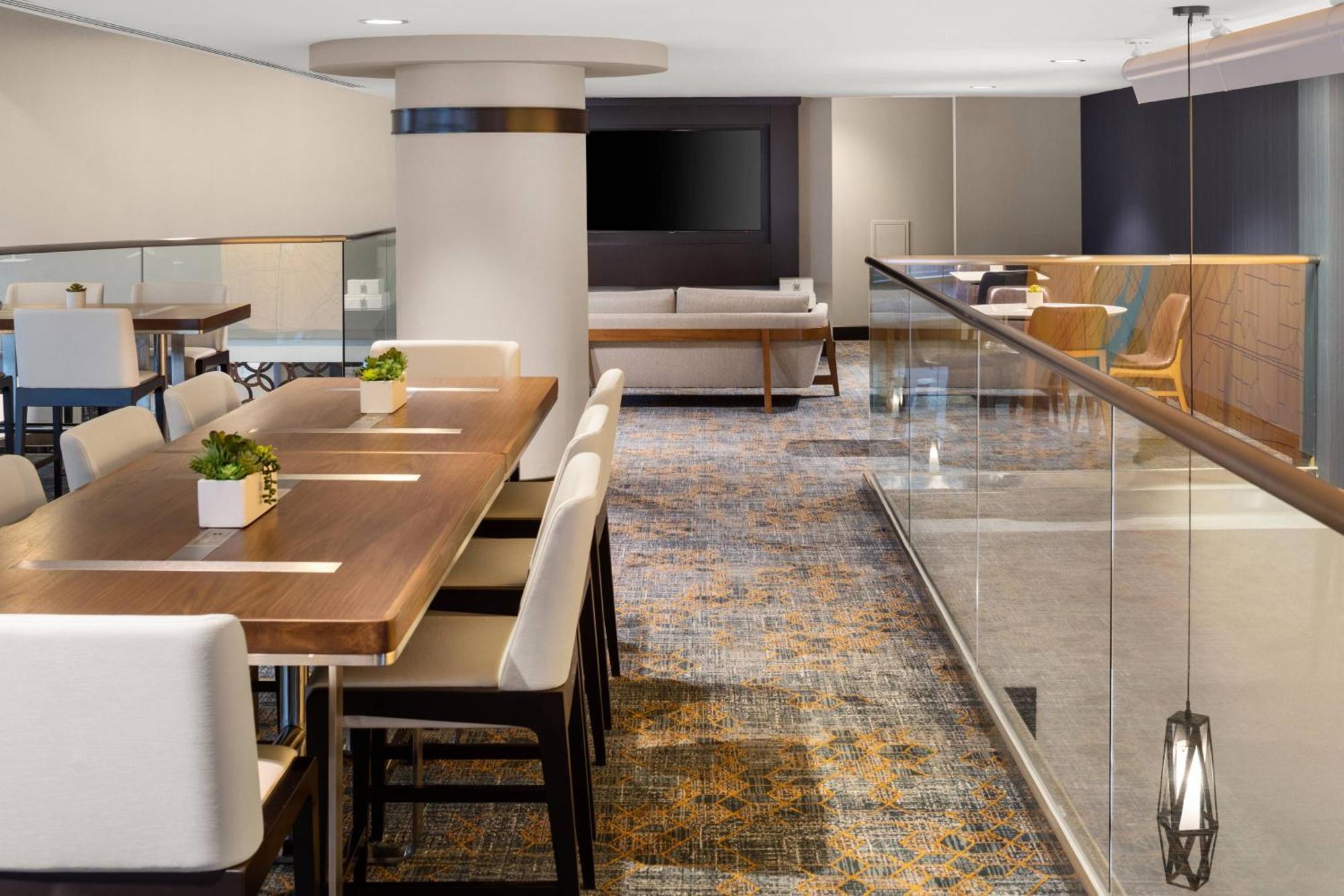 Courtyard By Marriott Minneapolis Downtown Экстерьер фото