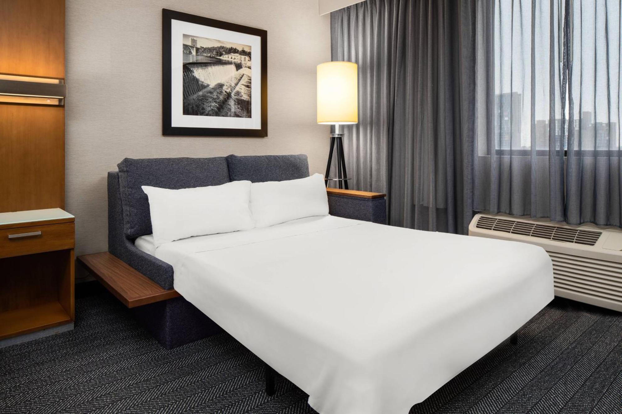 Courtyard By Marriott Minneapolis Downtown Экстерьер фото